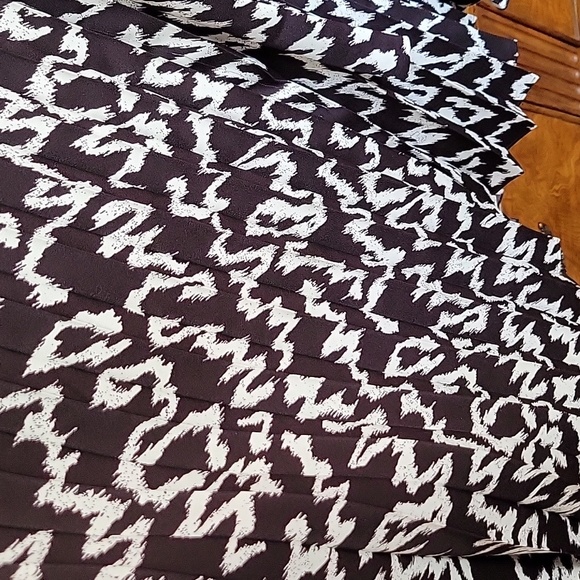 SCOOP SZ L Pretty Black & White Dress with pleated skirt self belt New - Picture 4 of 6